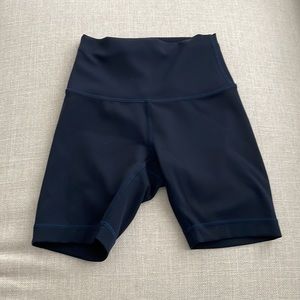 Lululemon wunder train navy shorts 6”